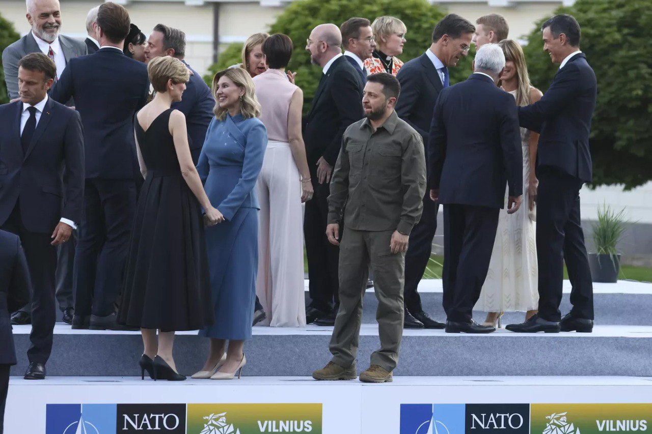 плюнули на Украину и отвернулись