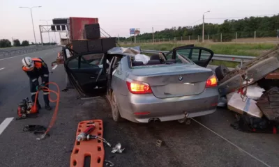 Жуткая авария в Аксайском районе BMW распилили на части (2)