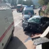 6 сентября на трассе М4 между Дефановкой и Молдавановкой в Туапсинском районе случилось страшное ДТП, два человека погибли, один пострадал. Движение ограничено. Пробка 21 км.
