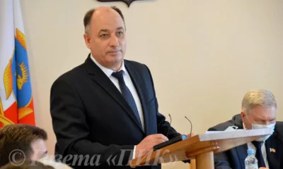 Глава Каменска-Шахтинского Владимир Шевченко уходит в отставку покидает пост мэра города, написал заявление.