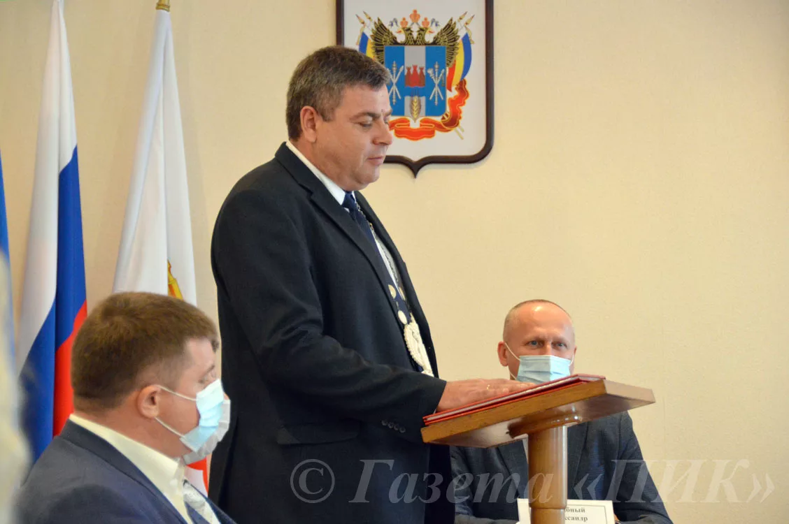 Глава Каменска сломал ногу