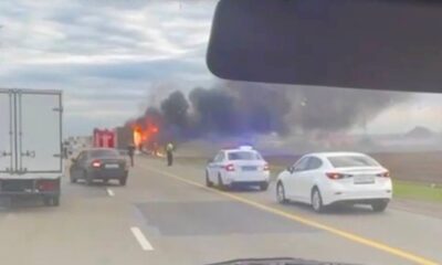 На трассе М «Дон» остановилось движение в Ростовской области — фура в огне и спасатели перегородили дорогу.
