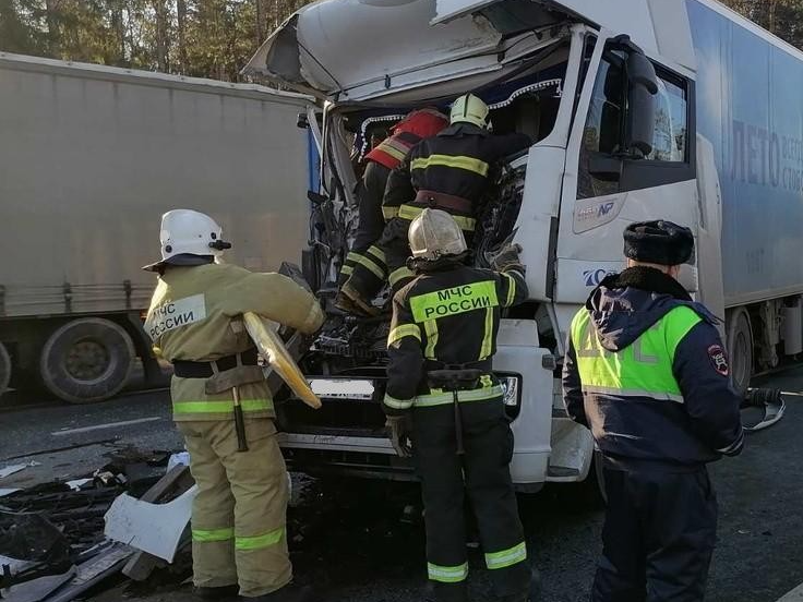 ДТП две фуры на 669 км М-4 «Дон» под Воронежем