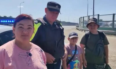 На трассе М-4 инспекторы помогли женщине с двумя детьми
