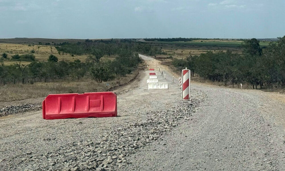 Ремонт дороги, соединяющей трассы Р-260 и М-4 «Дон» в Каменском районе