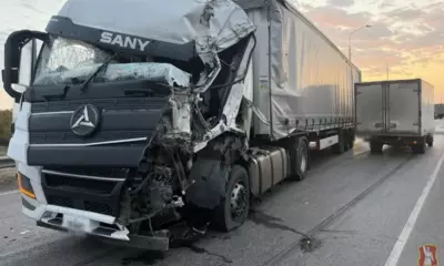 Под Волгоградом на Р-260 столкнулись грузовики Howo и SANY