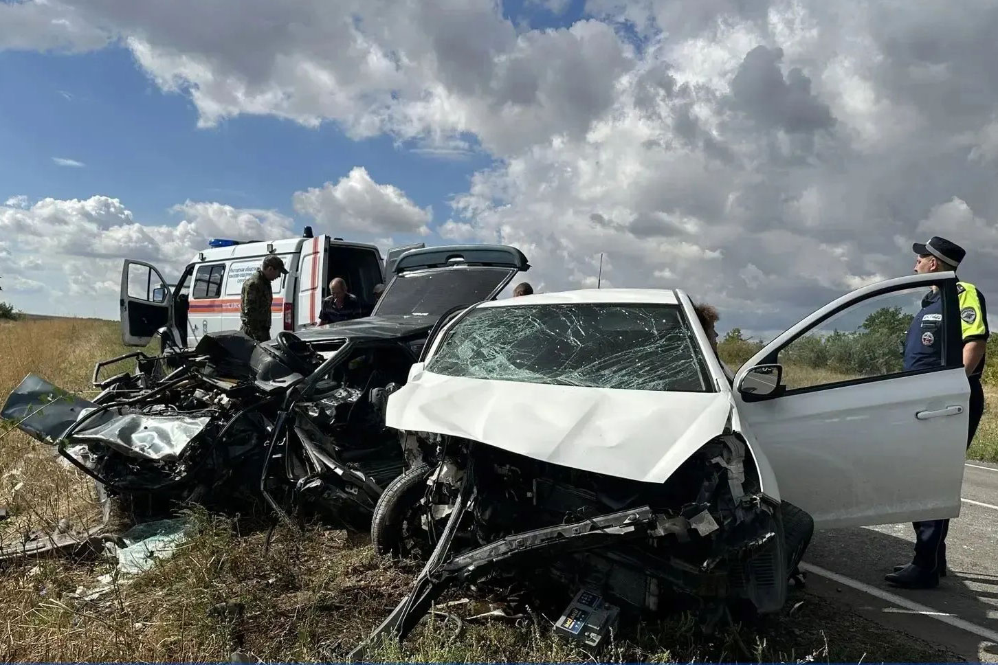 В Каменском районе Hyundai выехал на встречную полосу и столкнулся с ВАЗ