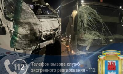 В Азовском районе на М-4 столкнулись пассажирский автобус и грузовик